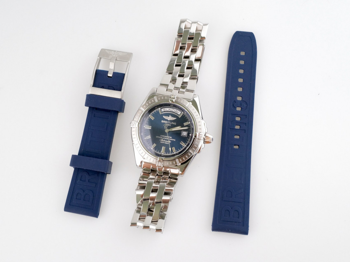 Швейцарський годинник Breitling Headwind Day-Date Blue Dial 44