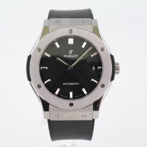 Швейцарские часы Hublot Classic Fusion Titanium