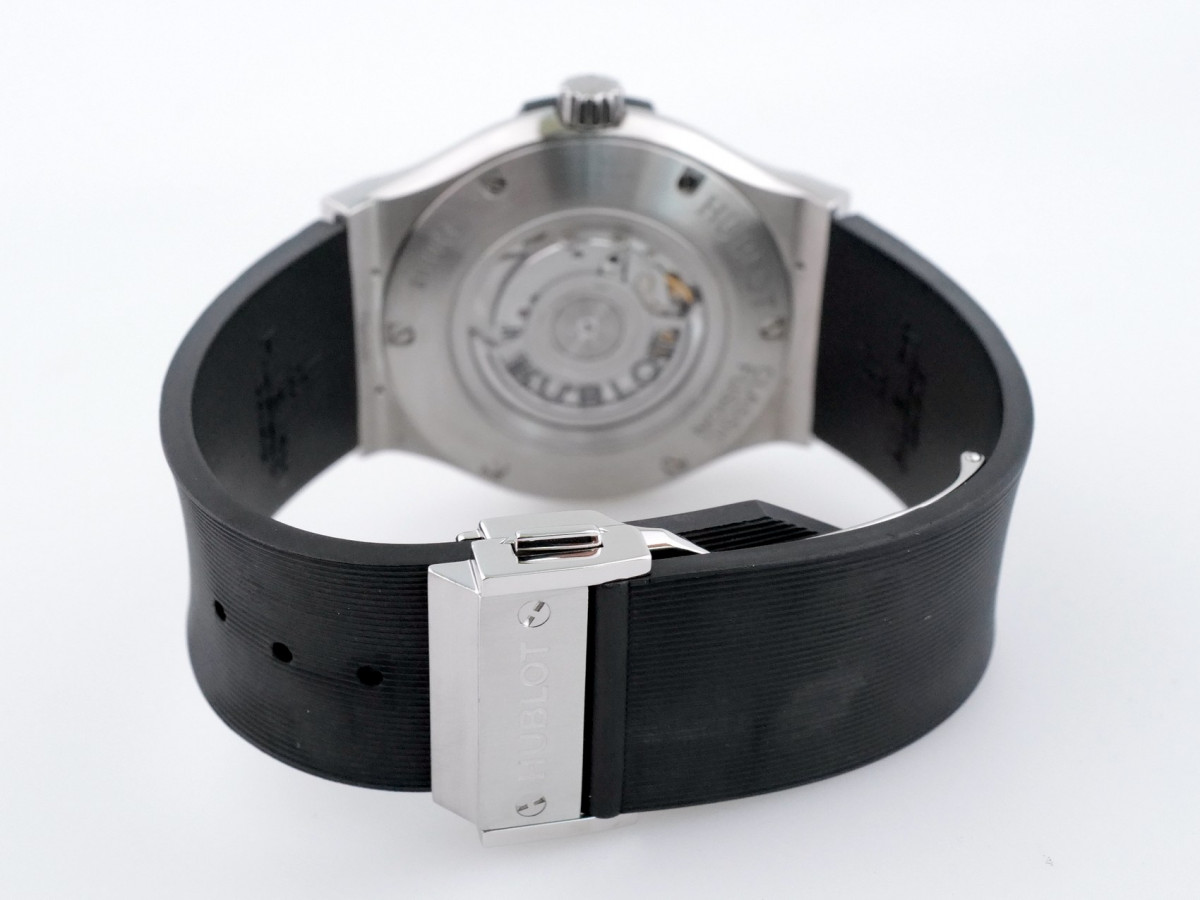 Швейцарские часы Hublot Classic Fusion Titanium