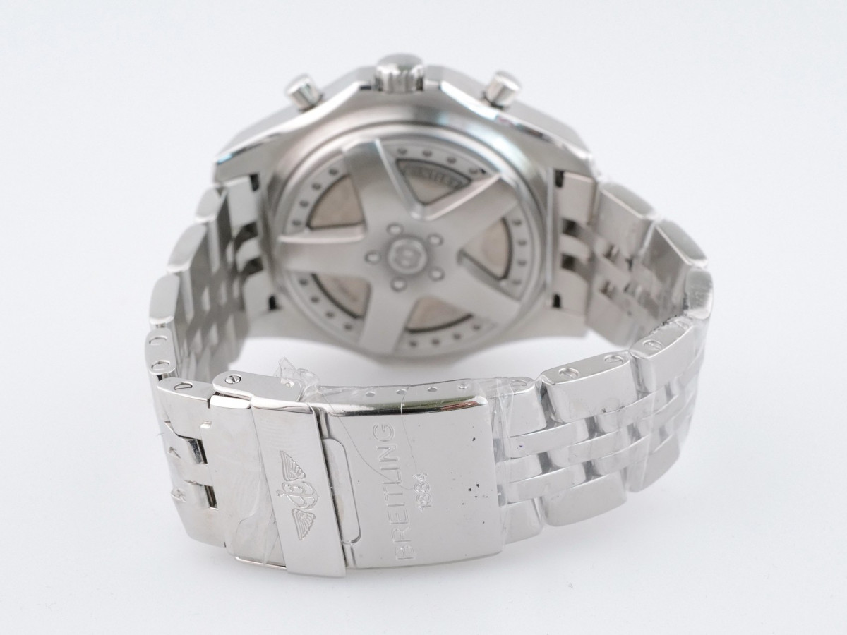 Швейцарские часы Breitling for Bentley 6.75 Chronograph