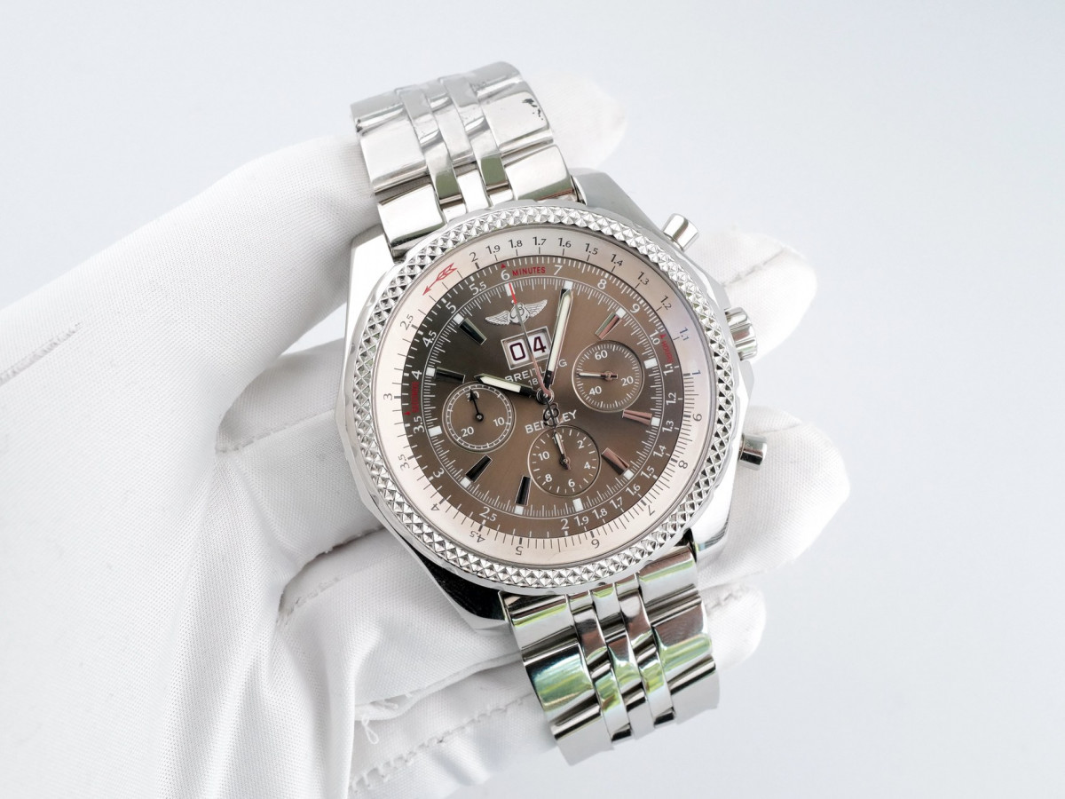 Швейцарские часы Breitling for Bentley 6.75 Chronograph