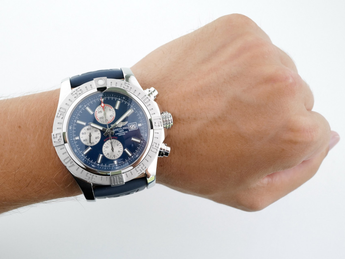 Швейцарський годинник Breitling Super Avenger II Chronograph Blue Dial 48