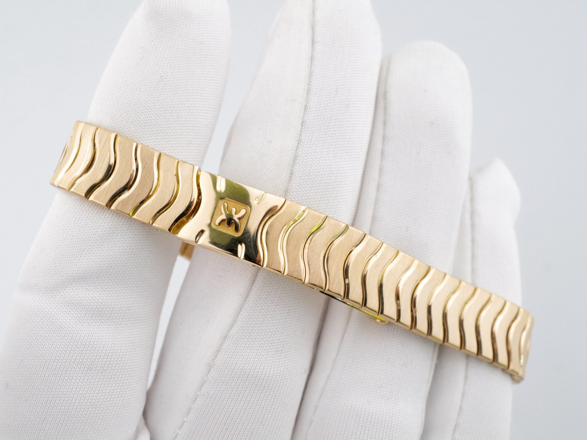 Швейцарские часы Ebel Classic Wave 18k Yellow Gold Ladies Mop Dial