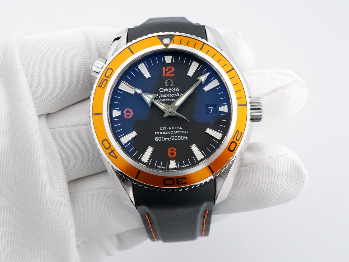 Швейцарские часы Omega Seamaster Planet Ocean Orange
