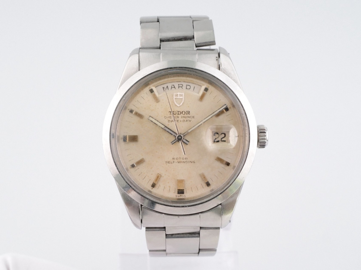 Швейцарские часы Tudor Day-Date Jumbo