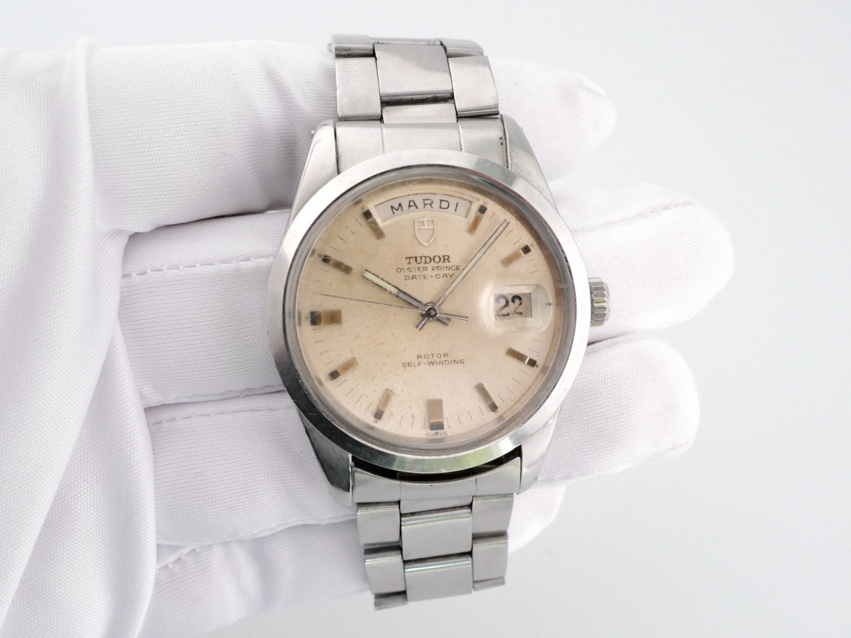 Швейцарские часы Tudor Day-Date Jumbo