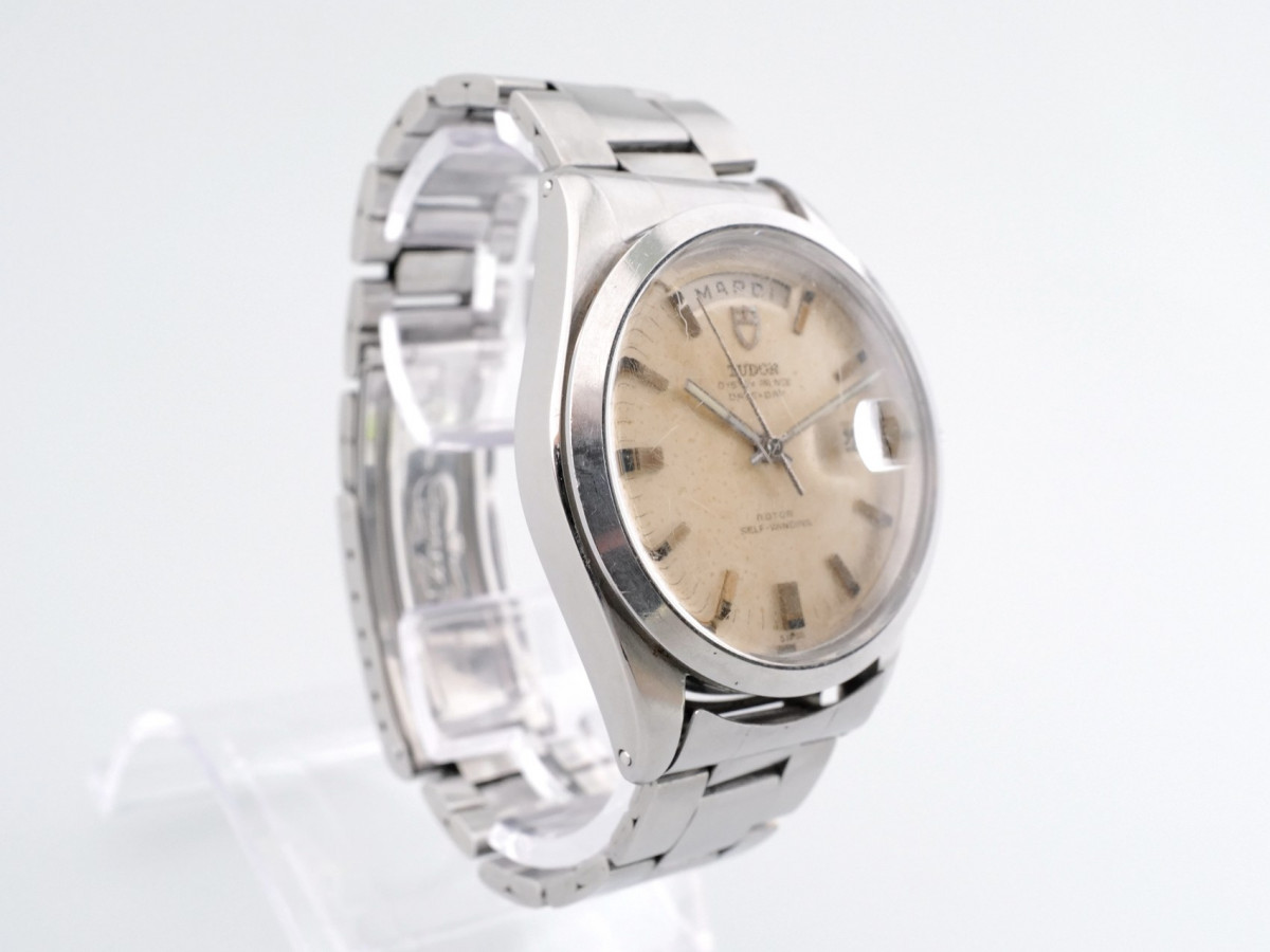 Швейцарские часы Tudor Day-Date Jumbo