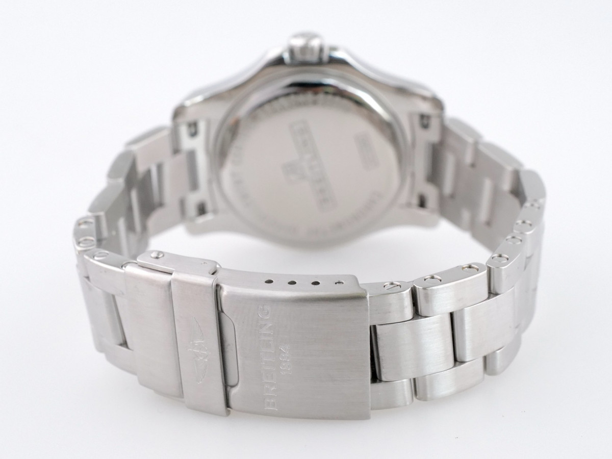 Швейцарський годинник Breitling Colt SuperQuartz 36