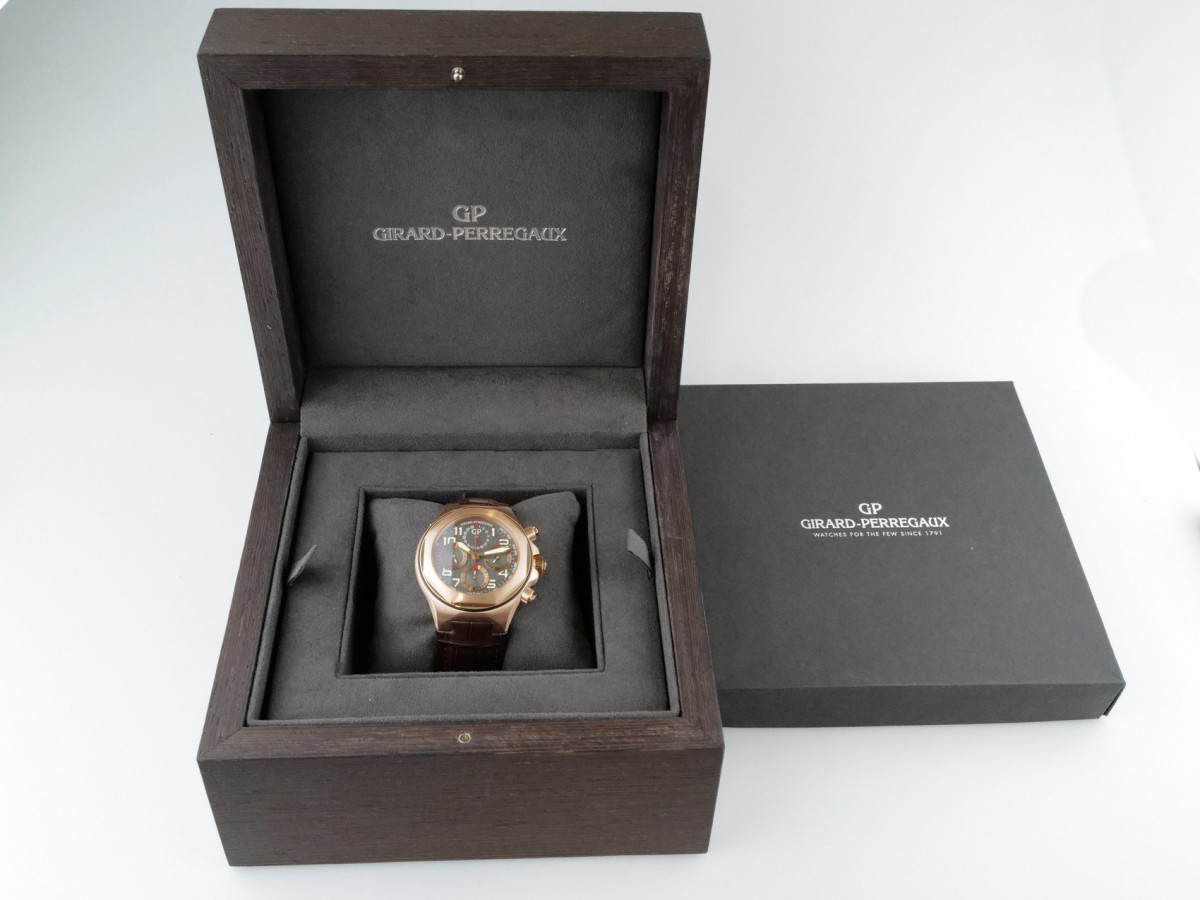 Швейцарський годинник Girard Perregaux Laureato Evo3 Chronograph