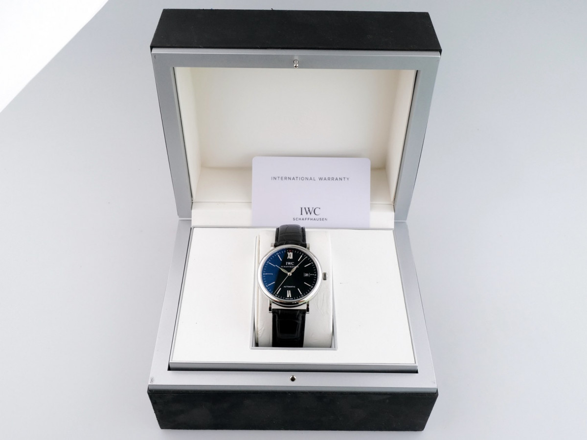 Швейцарський годинник IWC Portofino Automatic Black Dial