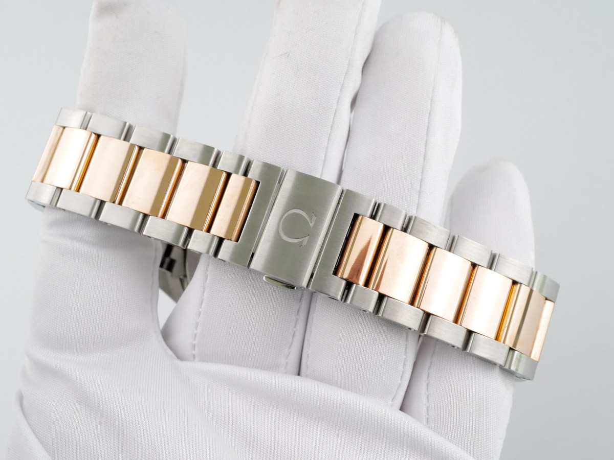 Швейцарские часы Omega Seamaster Aqua Terra Co-Axial Chronometer Annual Calendar