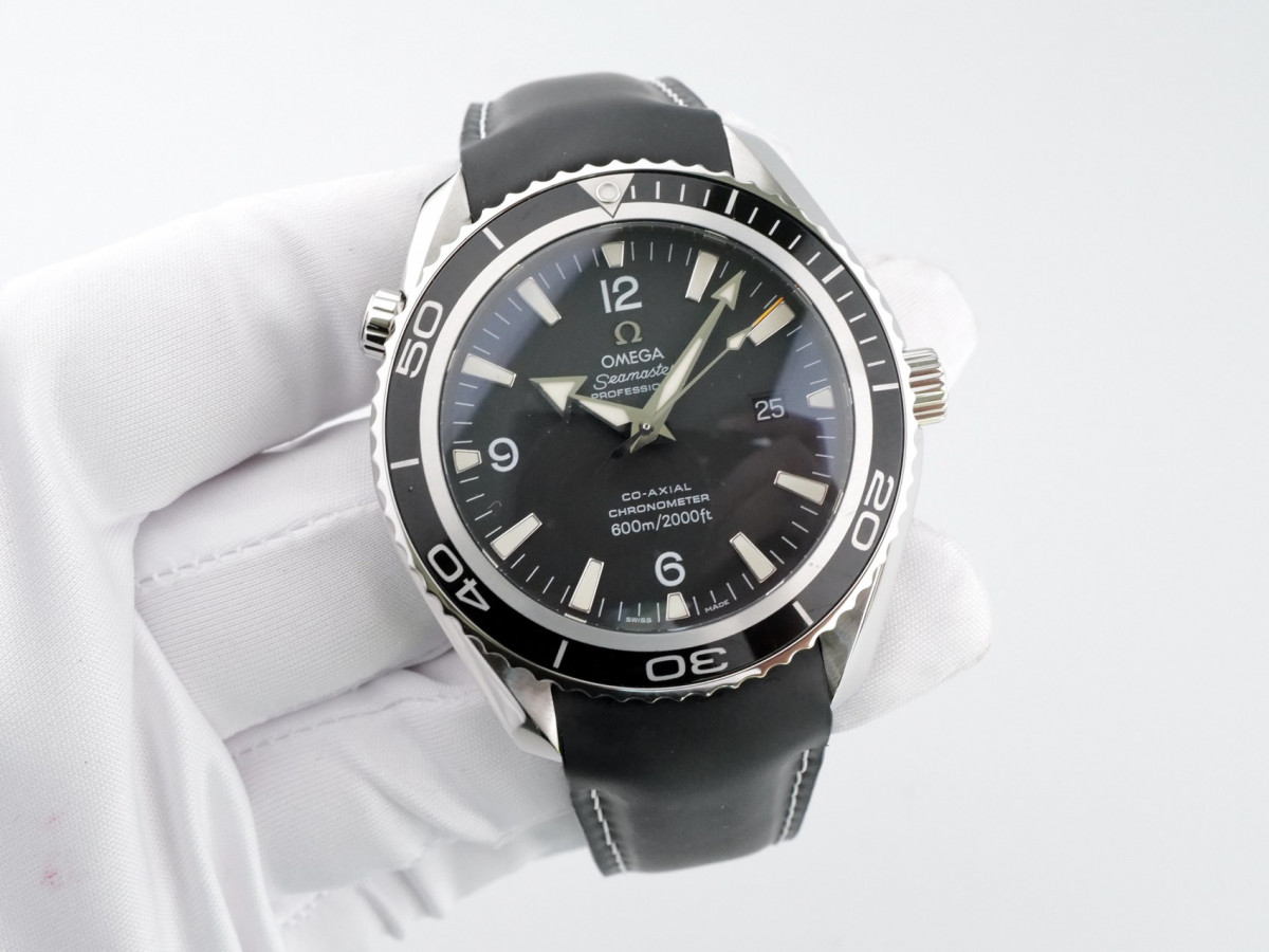 Швейцарские часы Omega Seamaster Planet Ocean XL