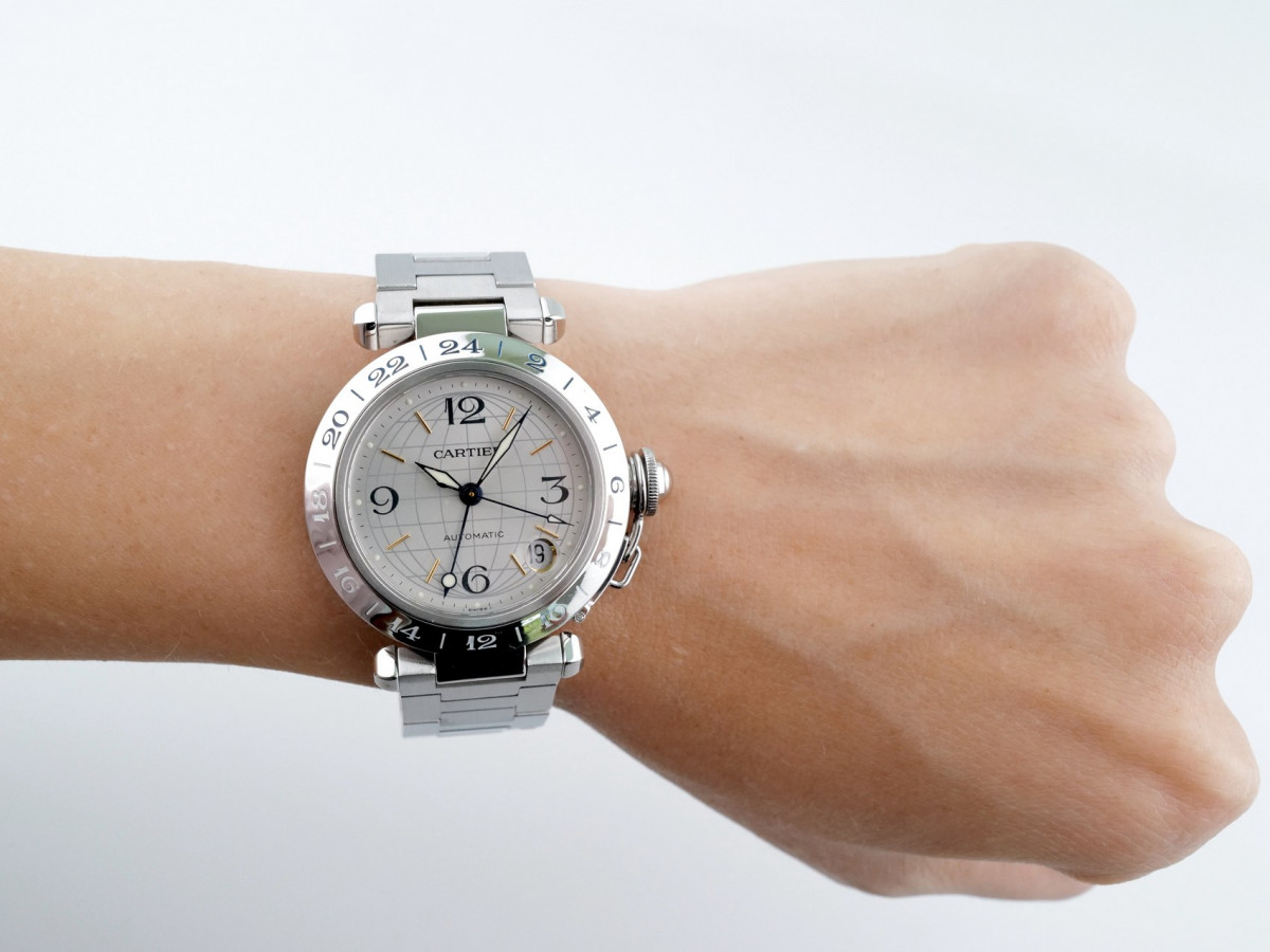 Швейцарський годинник Cartier Pasha GMT
