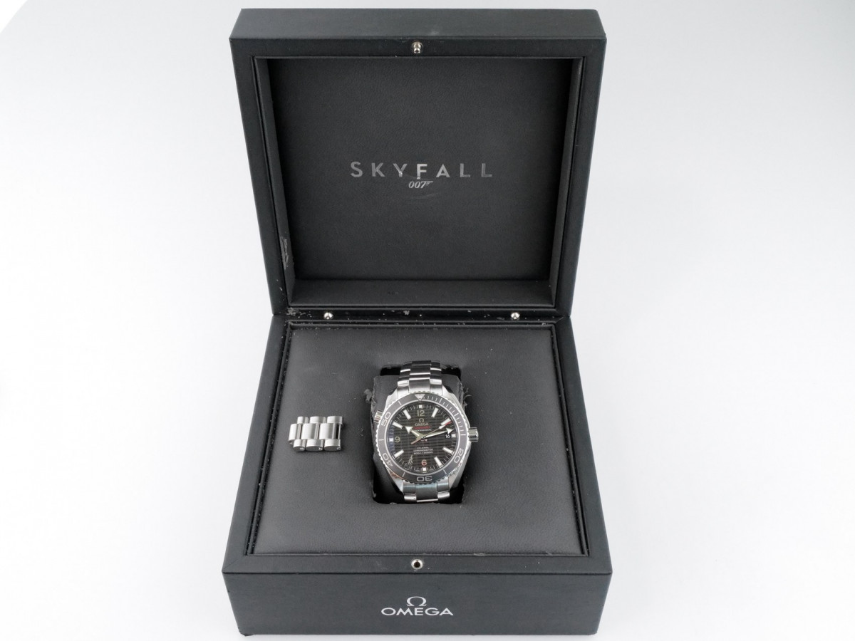 Швейцарские часы Omega Seamaster Planet Ocean Skyfall 007 Limited Edition 42