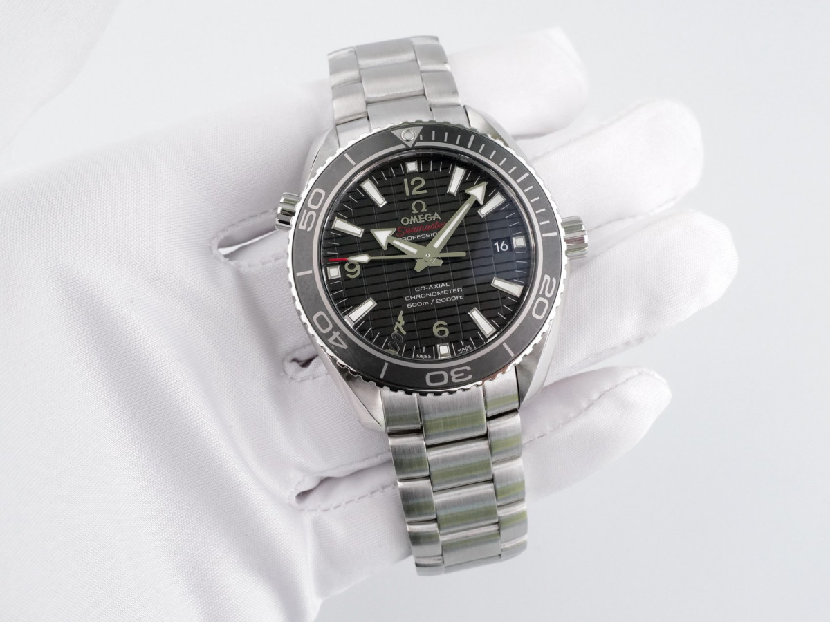 Швейцарские часы Omega Seamaster Planet Ocean Skyfall 007 Limited Edition 42
