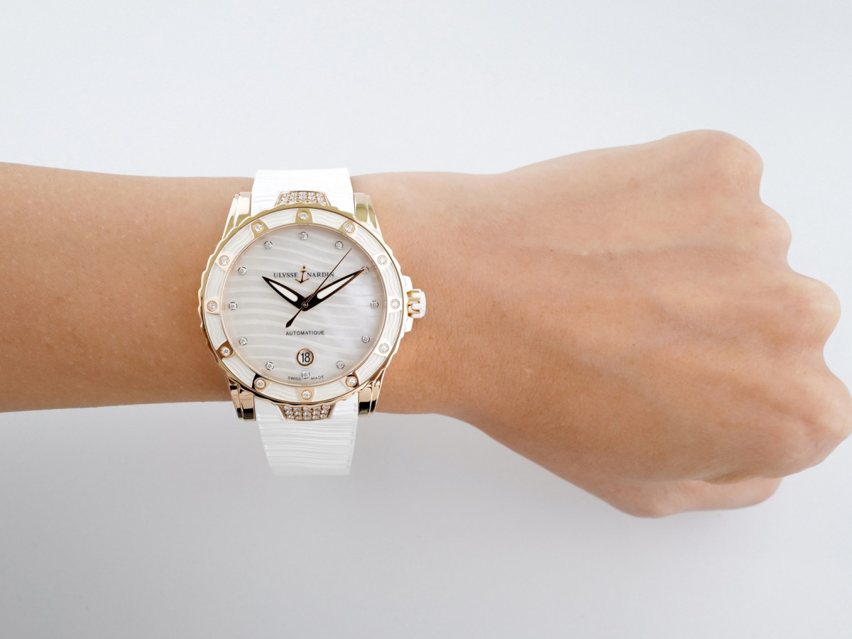 Швейцарський годинник Ulysse Nardin Lady Diver 18K Rose Gold