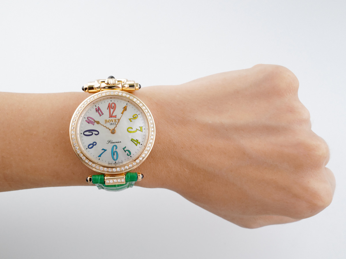 Швейцарские часы Bovet Fleurier Rainbow 39 Rose Gold 18K