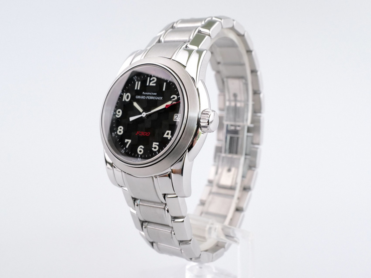 Швейцарские часы Girard Perregaux Ferrari F300