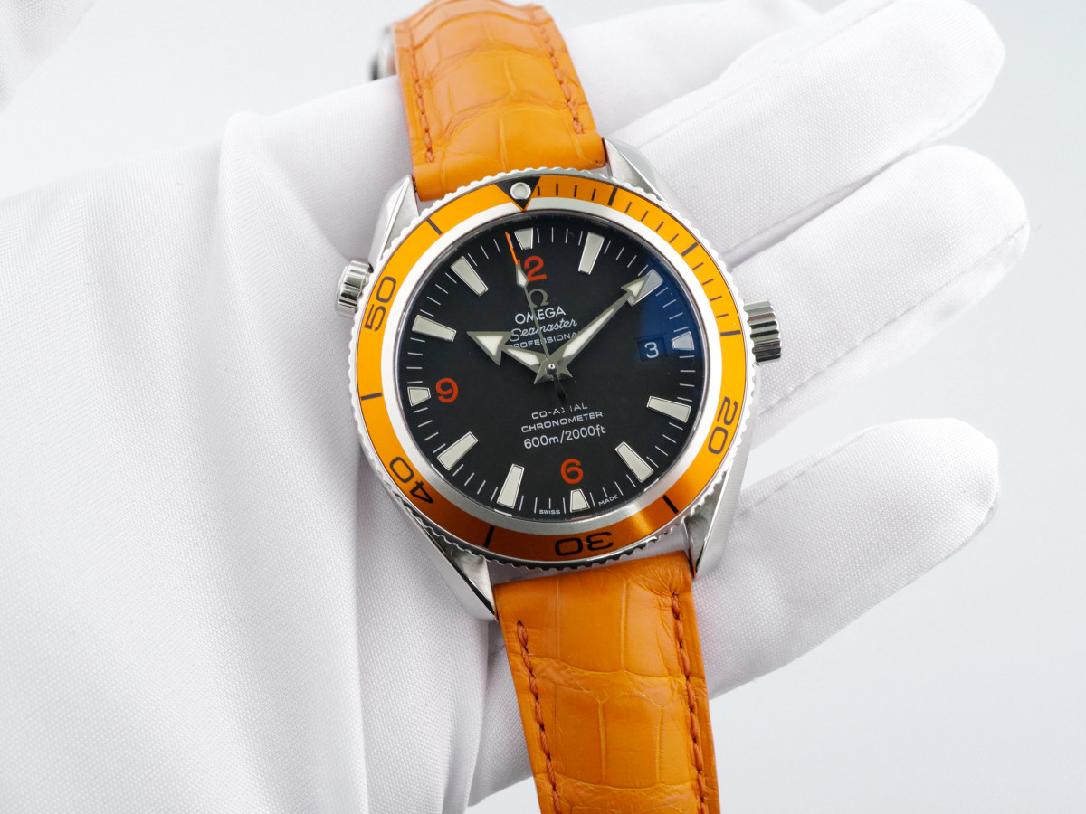 Швейцарские часы Omega Seamaster Planet Ocean Orange