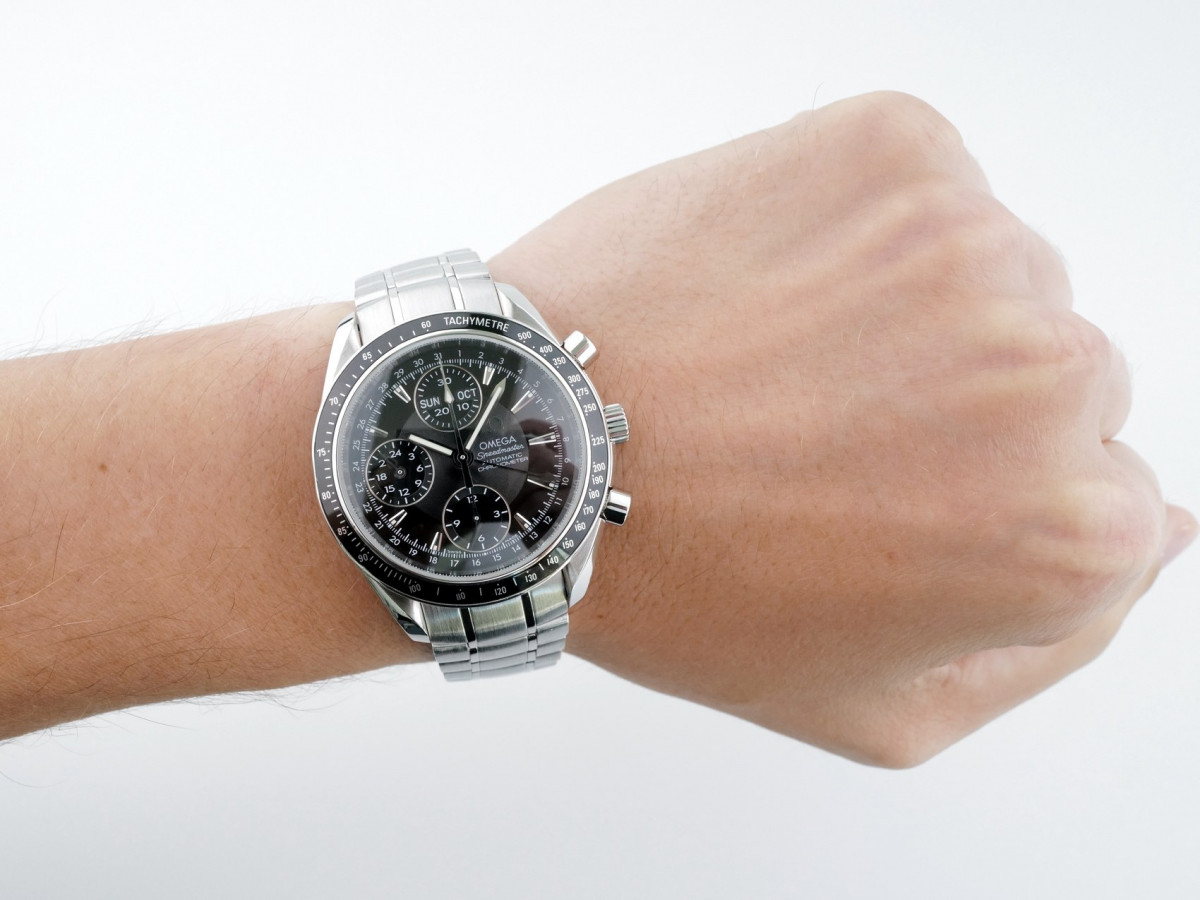 Швейцарские часы Omega Speedmaster Day Date Triple Calendar Chronograph