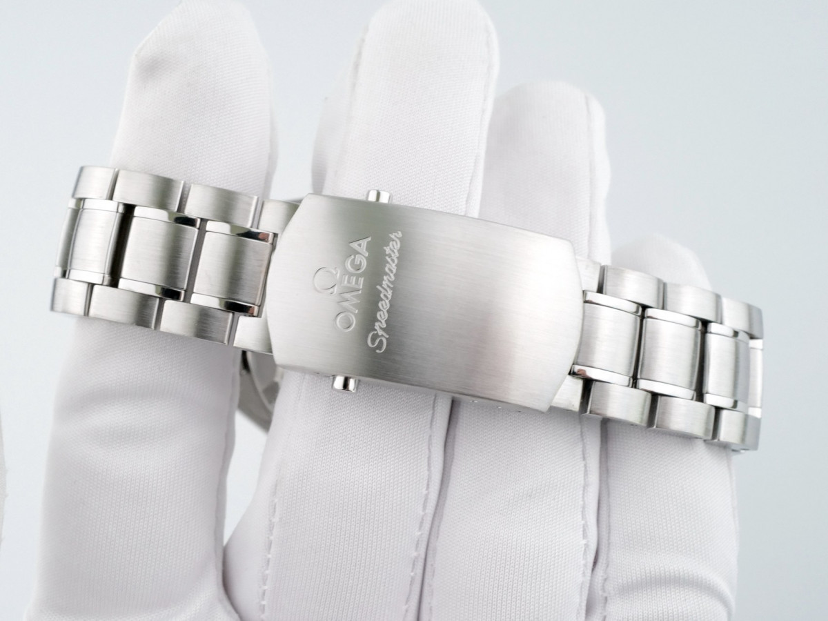 Швейцарские часы Omega Speedmaster Day Date Triple Calendar Chronograph