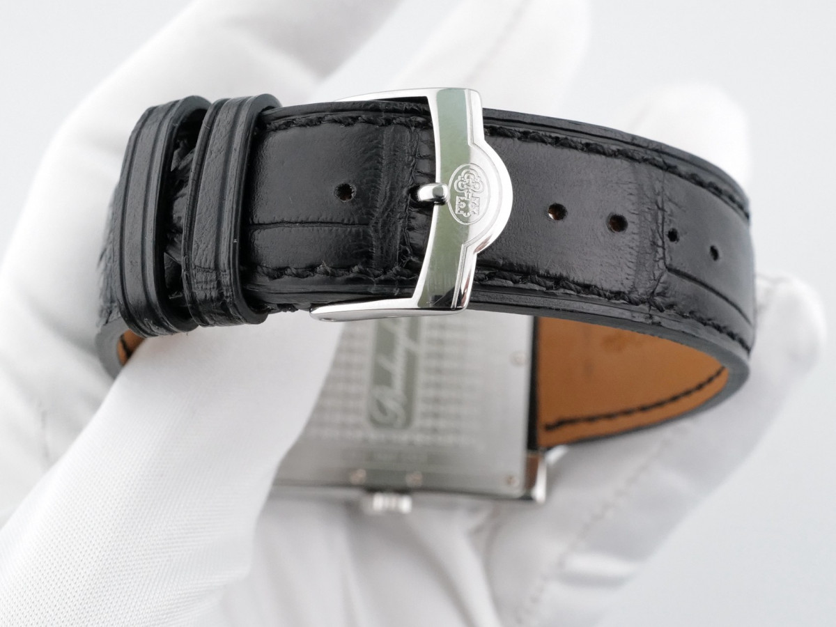 Швейцарський годинник Corum Buckingham