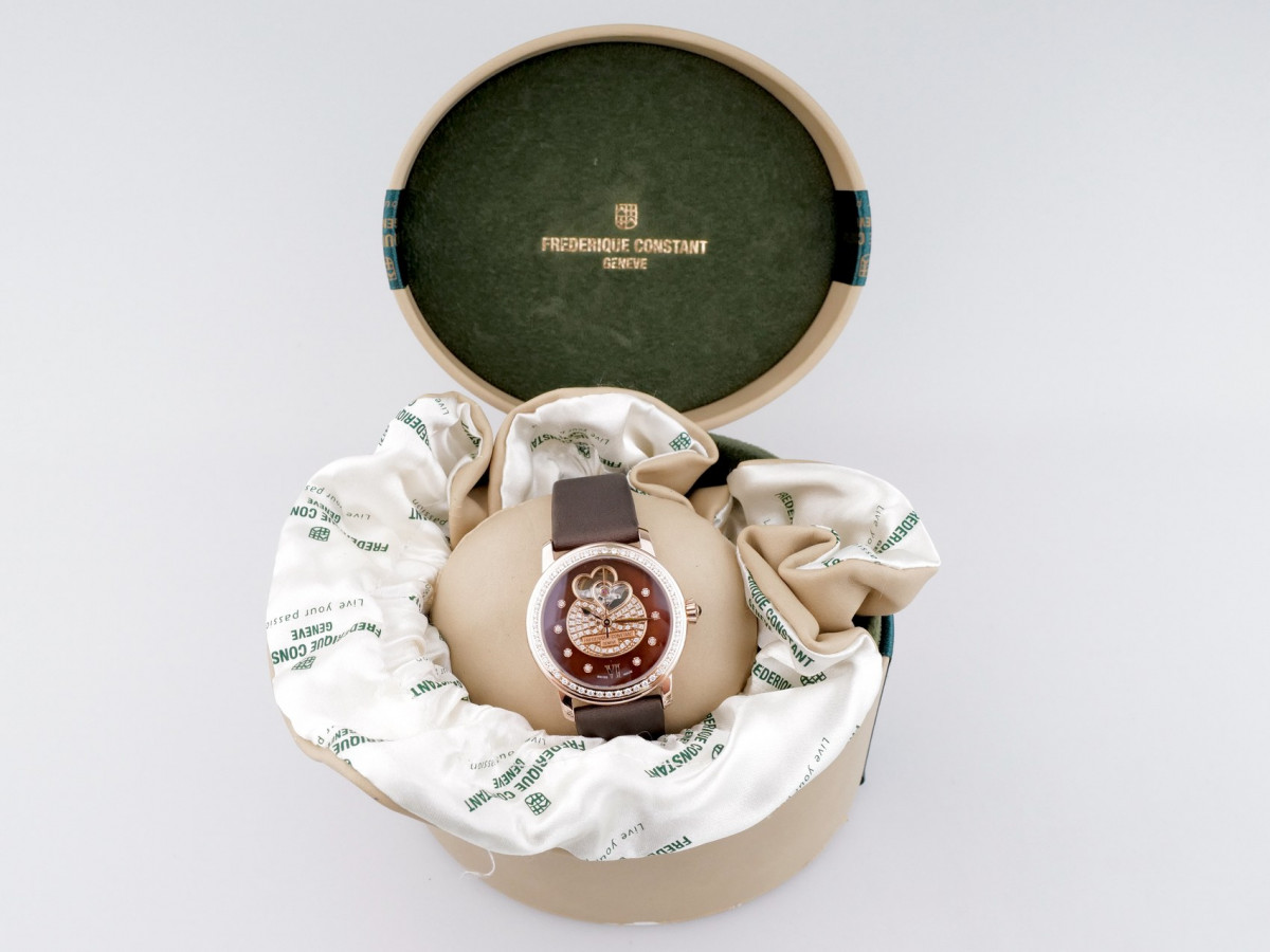Швейцарський годинник Frederique Constant Double Heart Beat Diamond Dial
