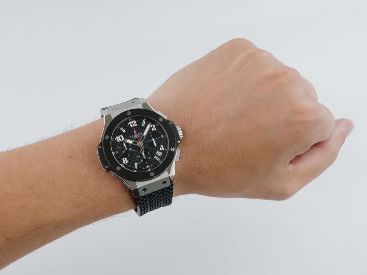 Швейцарський годинник Hublot Big Bang 41 Automatic Chronograph Carbon Fiber Dial