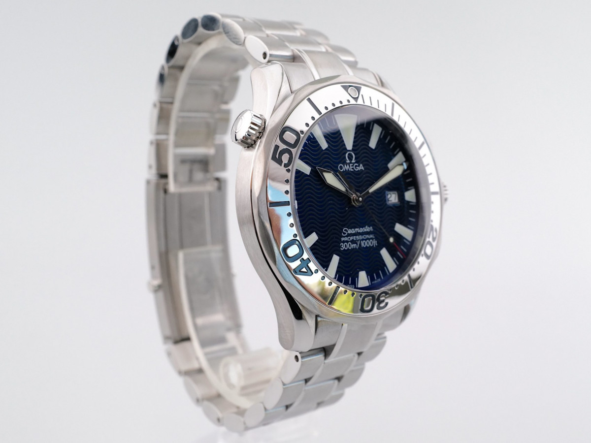 Швейцарские часы Omega Seamaster Quartz Chronometer Electric Blue