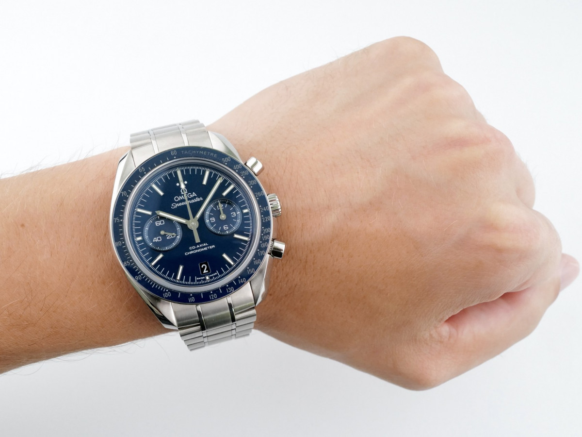 Швейцарские часы Omega Speedmaster Moonwatch Co-Axial Blue Dial Titanium