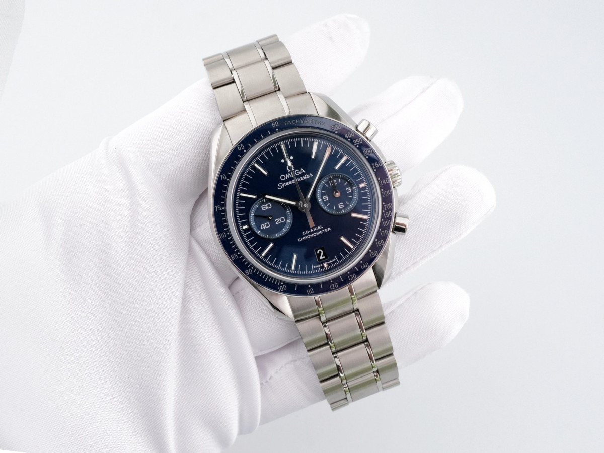 Швейцарские часы Omega Speedmaster Moonwatch Co-Axial Blue Dial Titanium