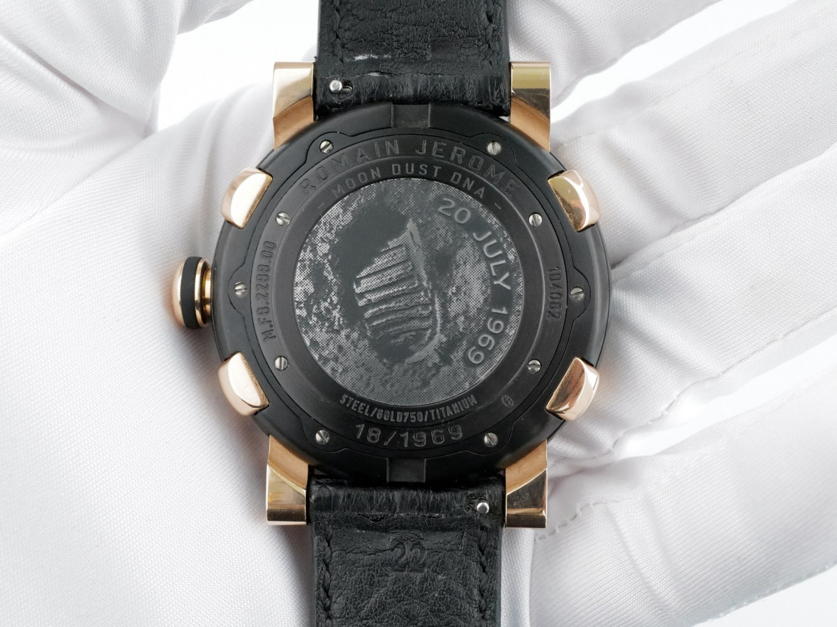 Швейцарський годинник Romain Jerome Moon Dust DNA