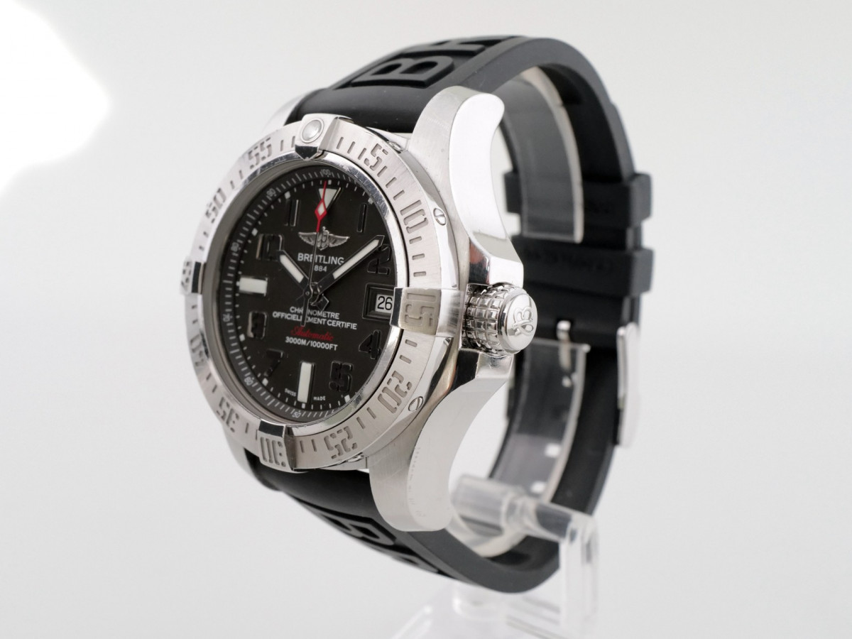 Швейцарские часы Breitling Avenger II Seawolf