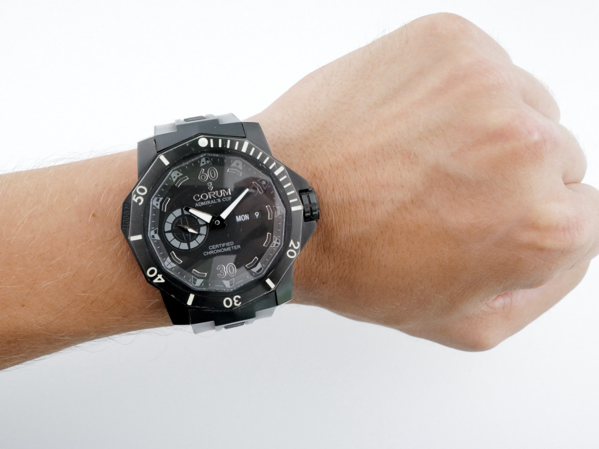 Швейцарський годинник Corum Admiral's Cup Deep Hull Limited Edition