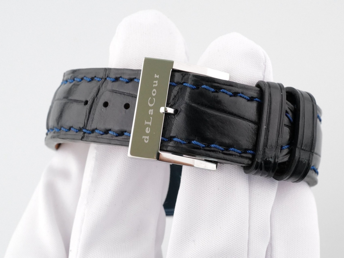 Швейцарские часы DeLaCour Liberata Limited Edition