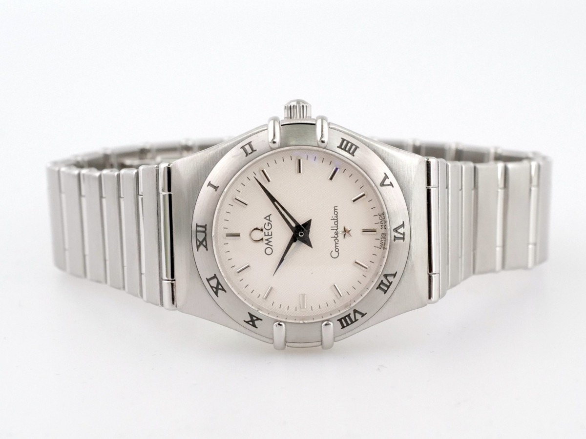 Швейцарские часы Omega Constellation Quartz