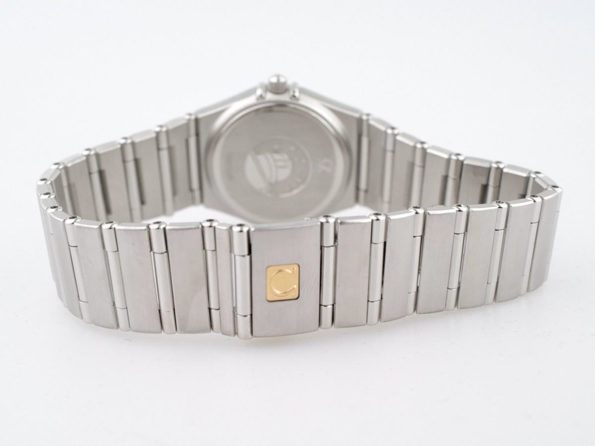 Швейцарские часы Omega Constellation Quartz