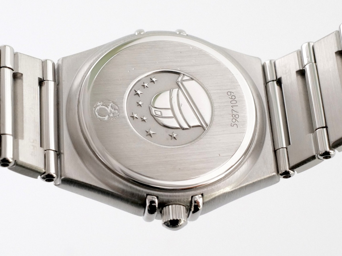 Швейцарские часы Omega Constellation Quartz