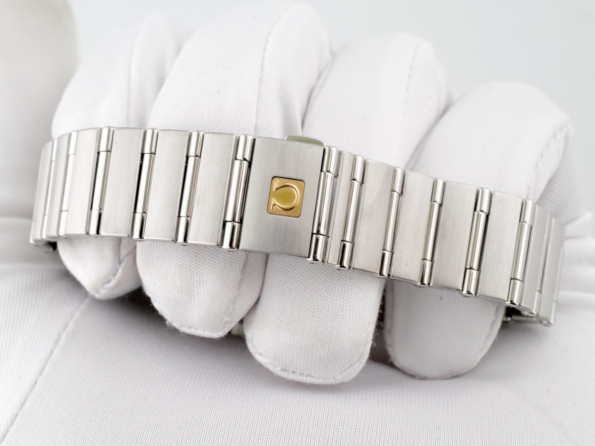 Швейцарские часы Omega Constellation Quartz