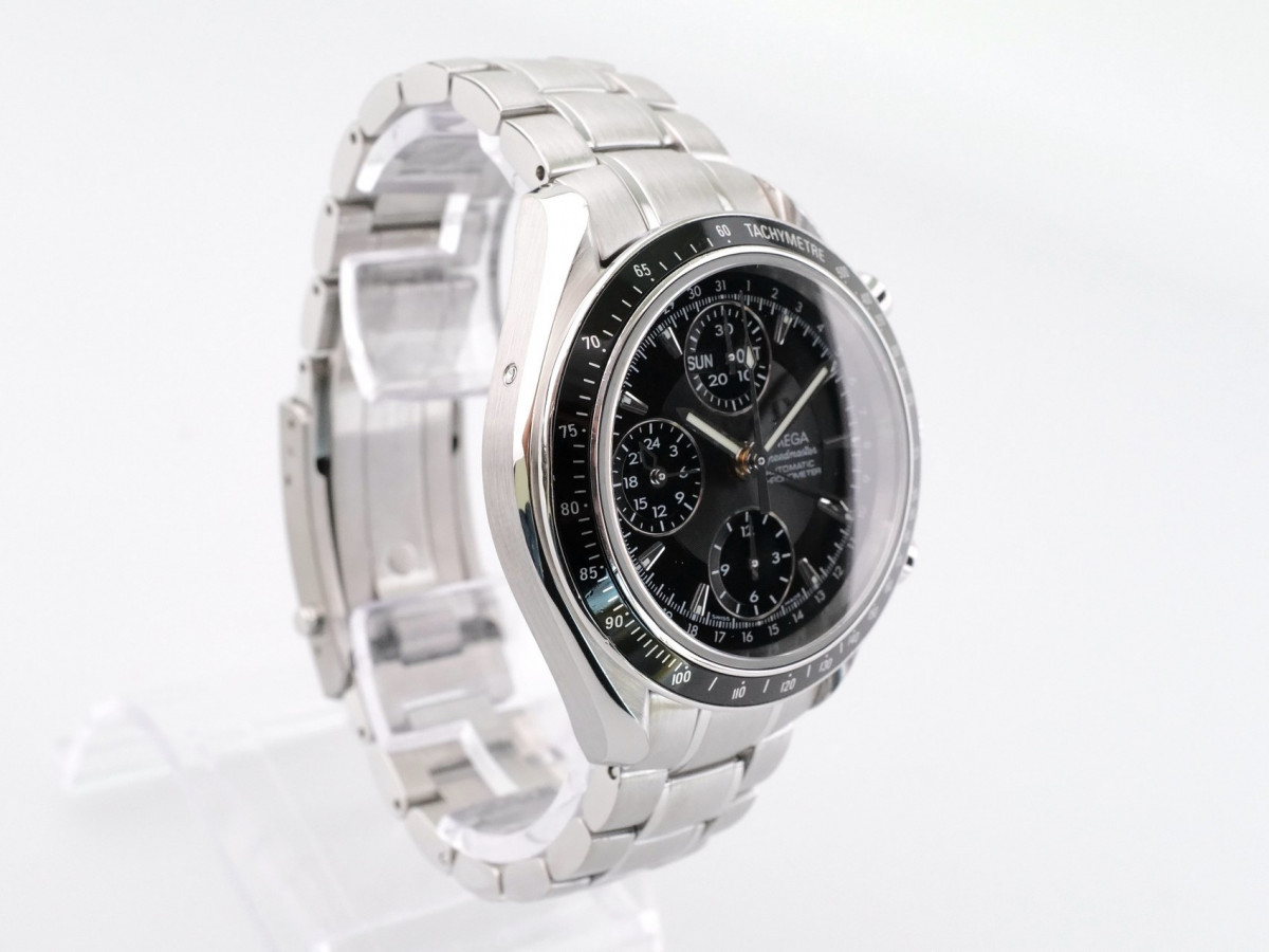 Швейцарские часы Omega Speedmaster Day Date Triple Calendar Chronograph