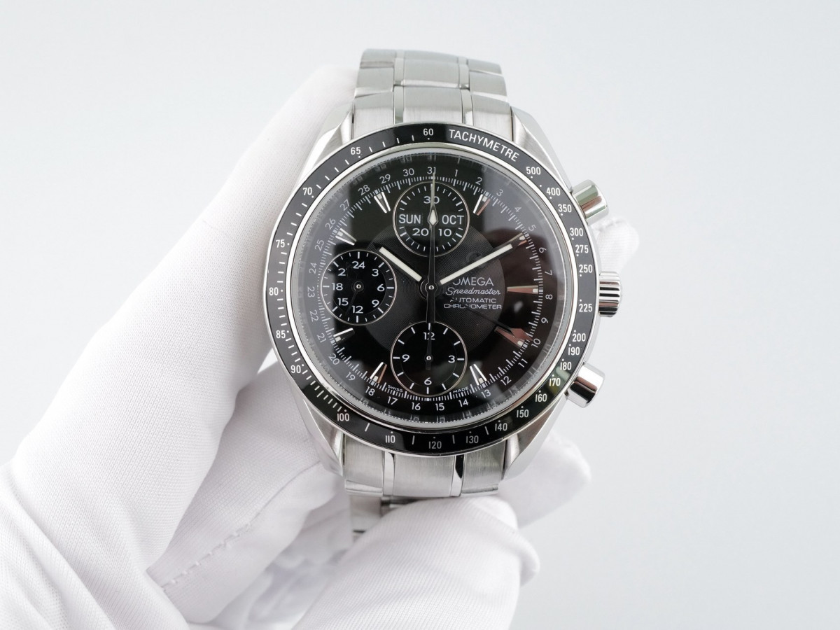Швейцарские часы Omega Speedmaster Day Date Triple Calendar Chronograph