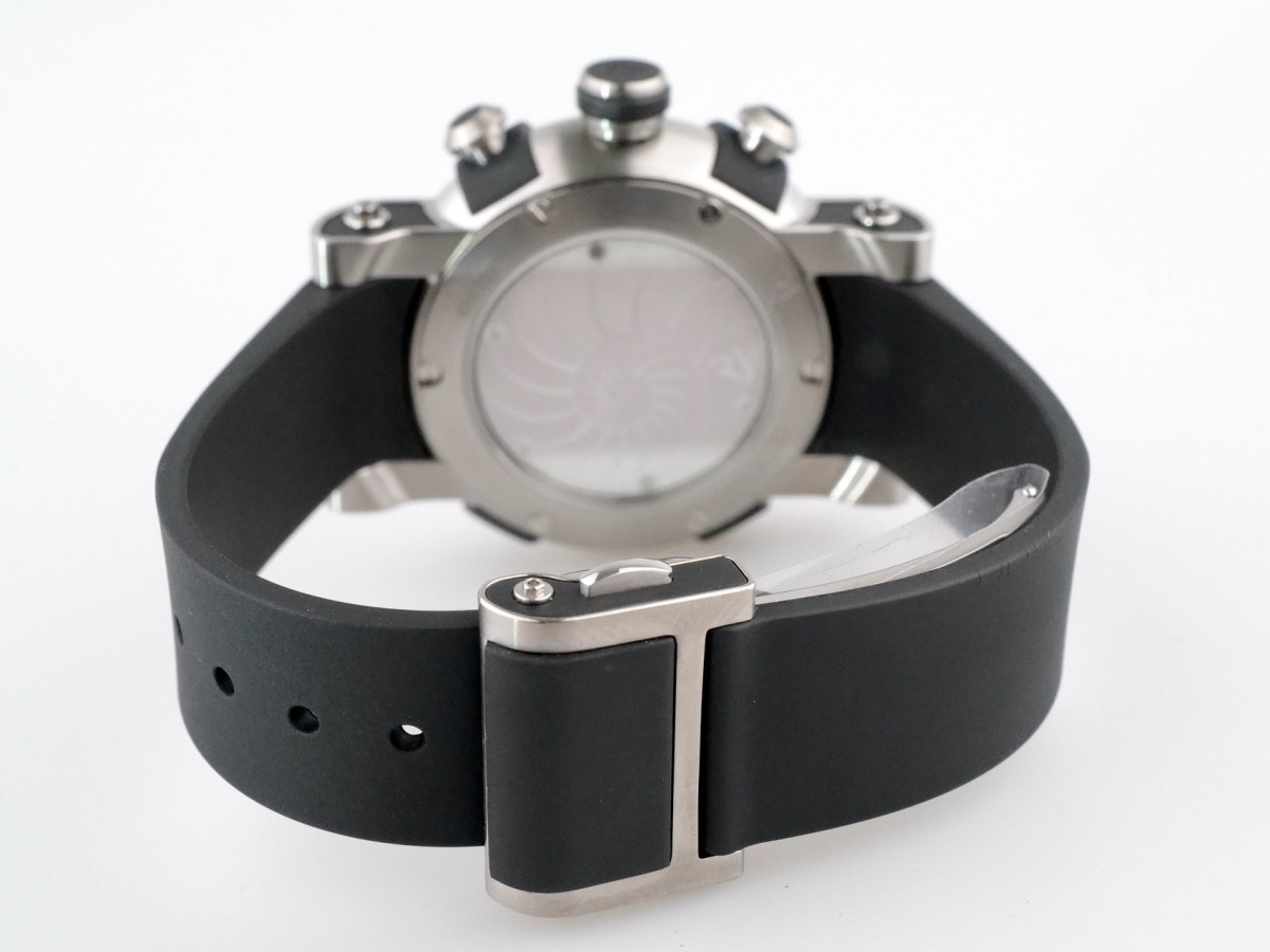 Швейцарские часы Romain Jerome Arraw Marine Chronograph