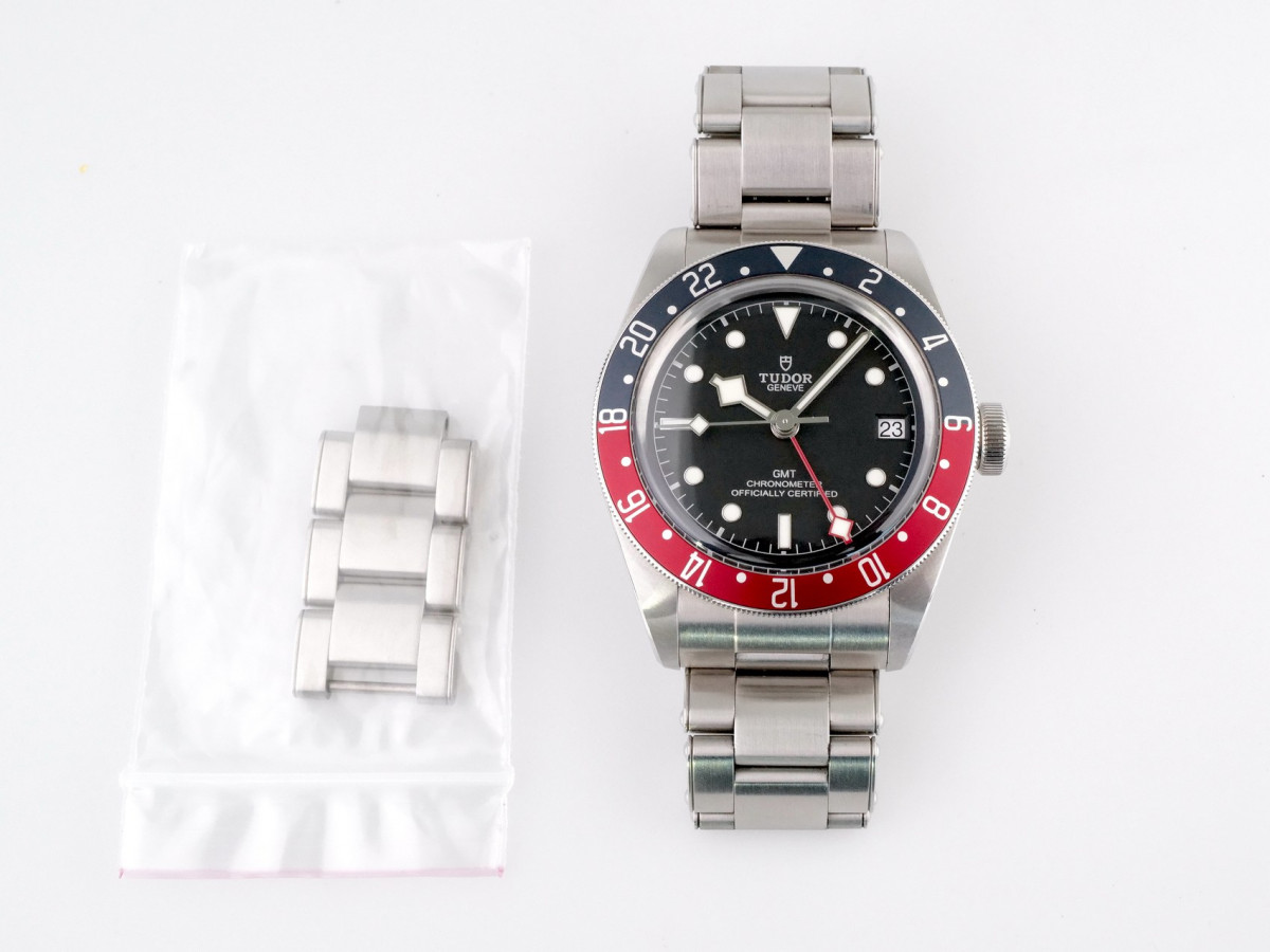 Швейцарские часы Tudor Heritage Black Bay GMT Pepsi
