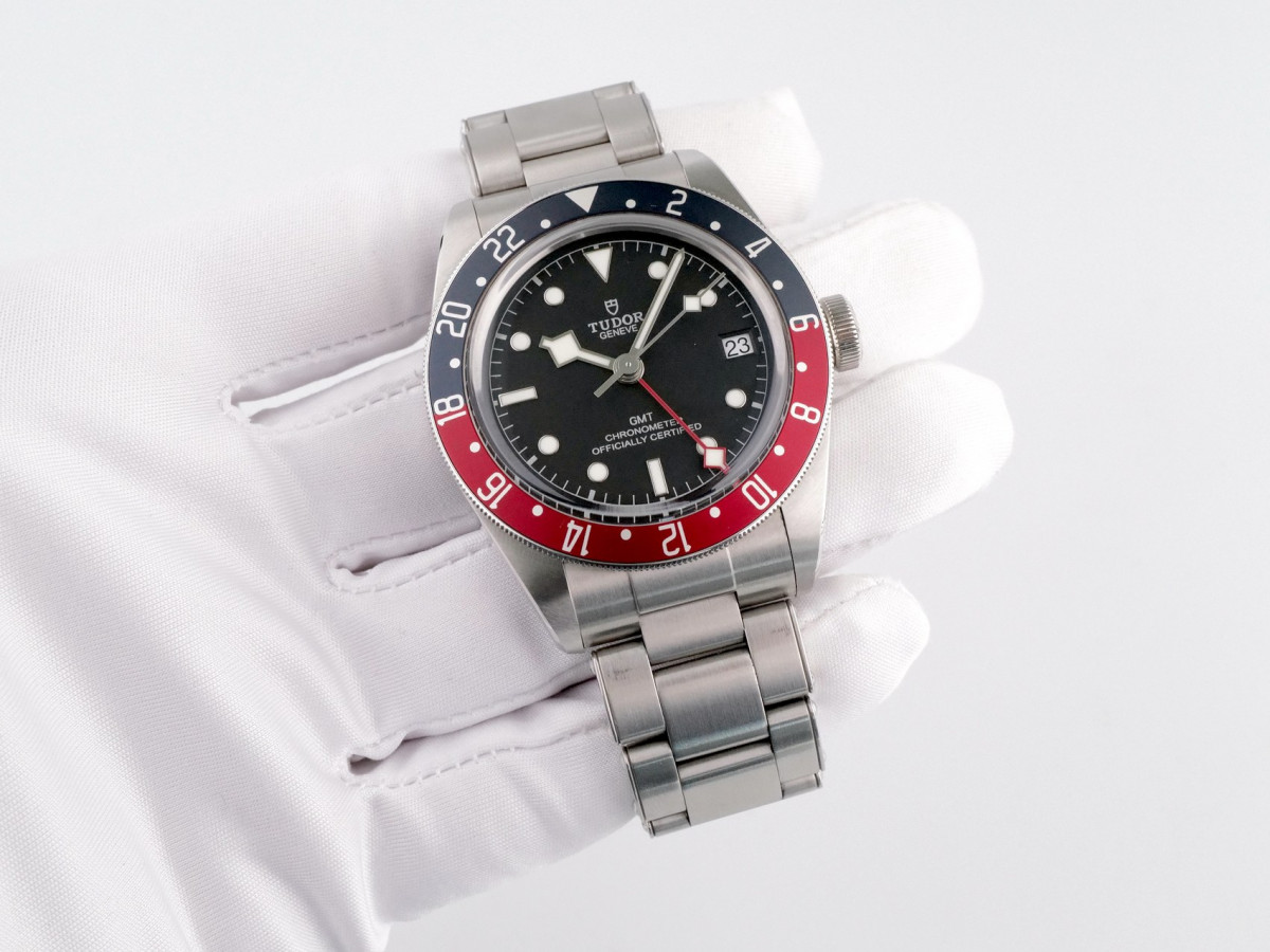 Швейцарские часы Tudor Heritage Black Bay GMT Pepsi