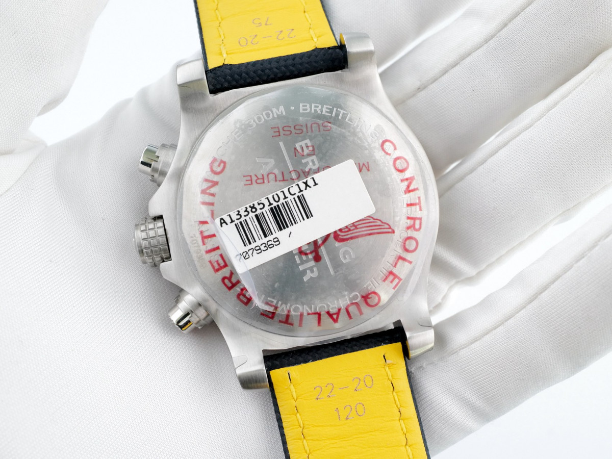 Швейцарський годинник Breitling Avenger Chronograph 43 Blue Strap Blue Dial