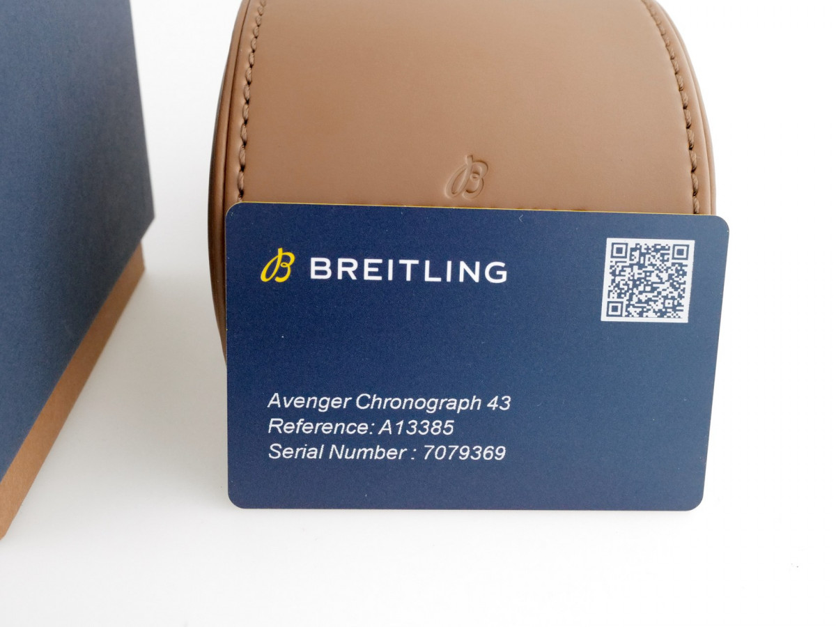 Швейцарський годинник Breitling Avenger Chronograph 43 Blue Strap Blue Dial