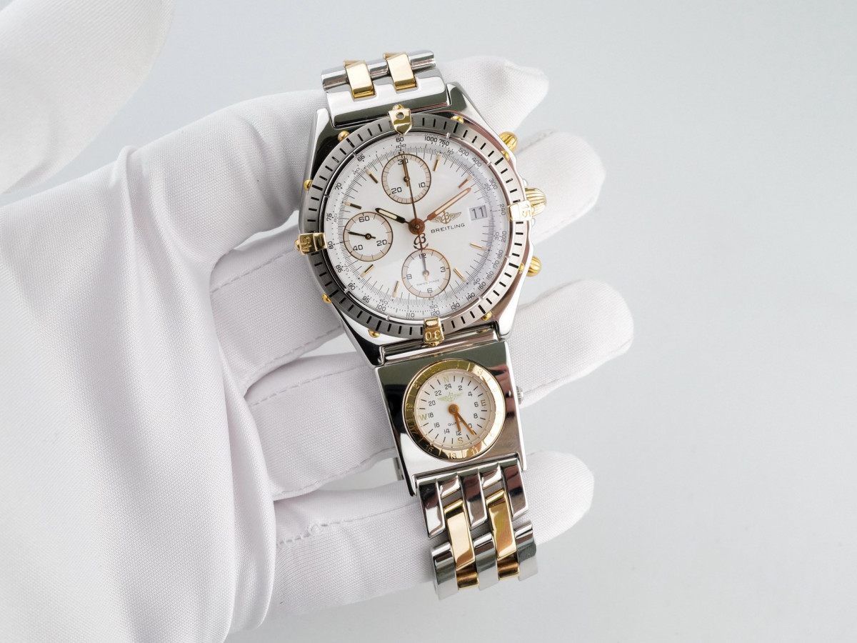 Швейцарський годинник Breitling Chronomat UTC