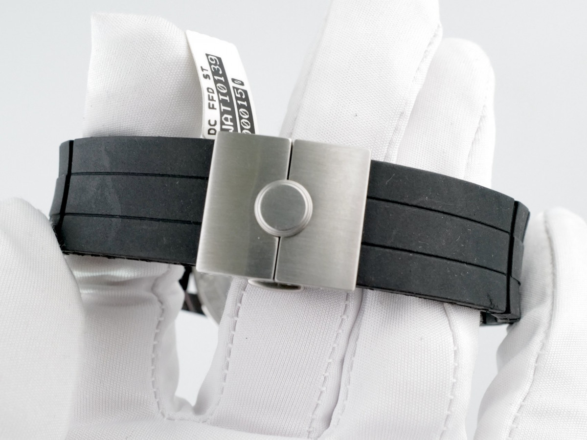 Швейцарський годинник DeLaCour Fusion Calendar GMT Limited Edition