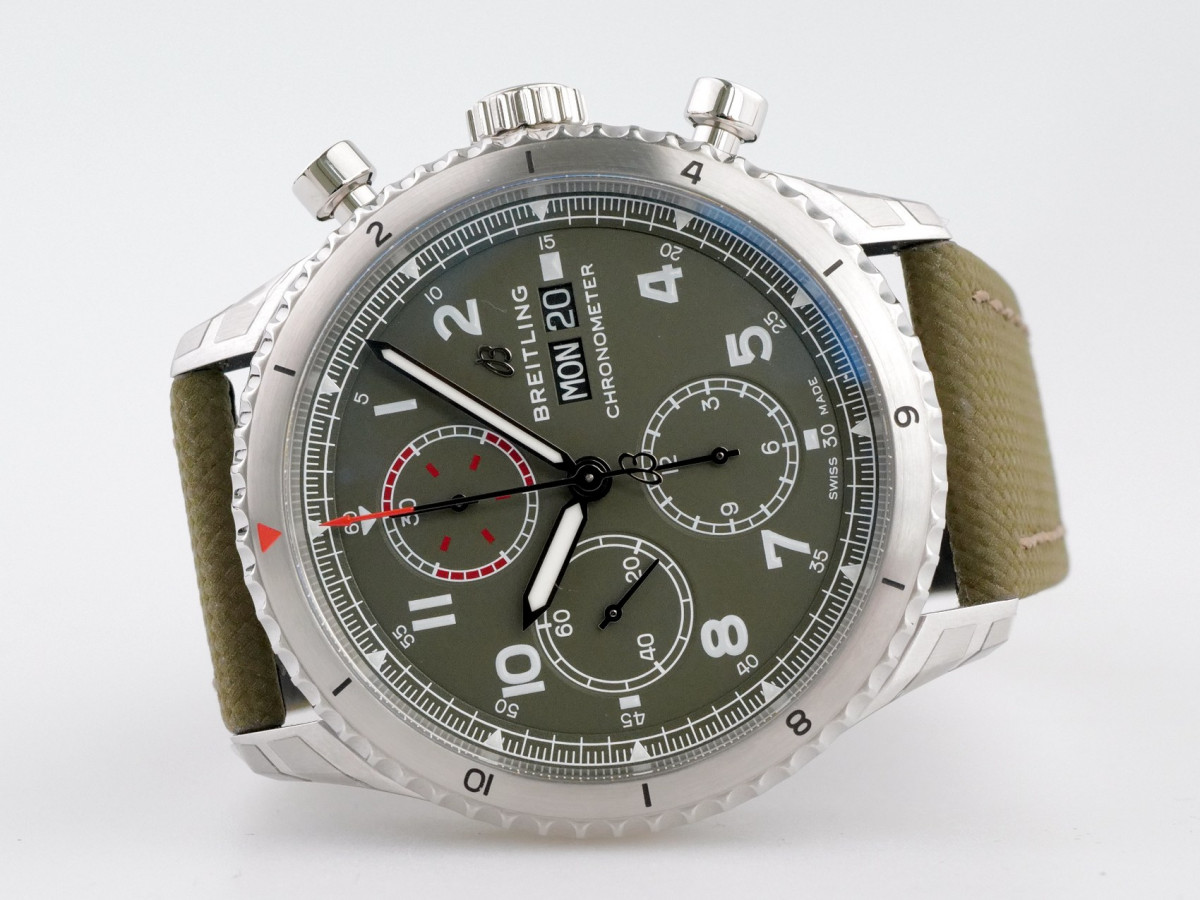Швейцарський годинник Breitling Aviator 8 Chronograph 43 Curtiss Warhawk