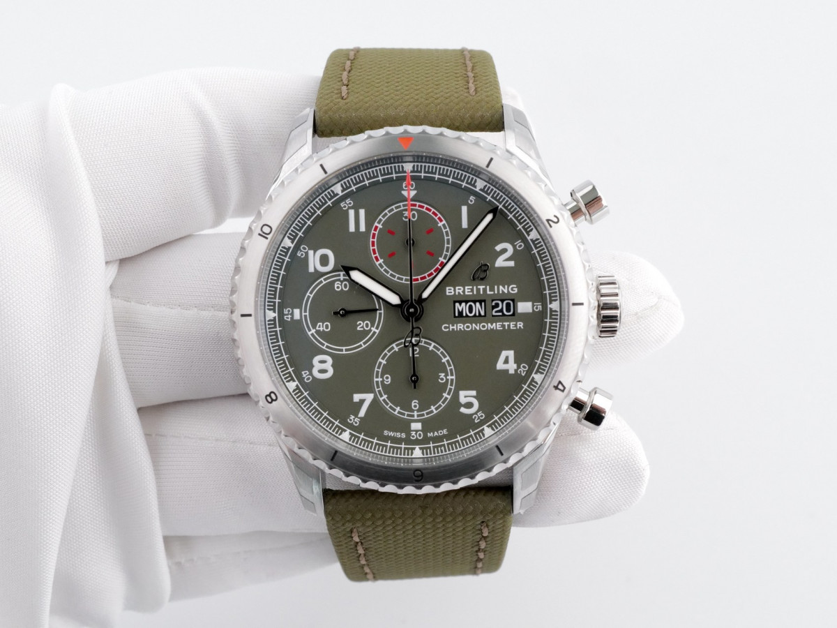 Швейцарський годинник Breitling Aviator 8 Chronograph 43 Curtiss Warhawk